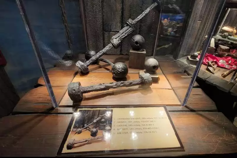 Augustine Pirate Treasure Museum Guns 2