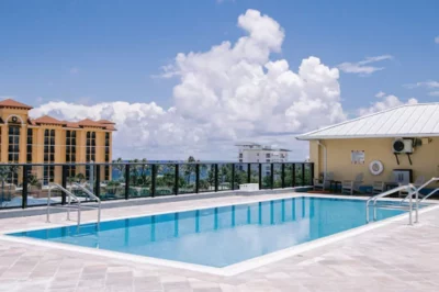 South Florida's Top Hotels with Rooftop Pools: Elevate Your Vacation
